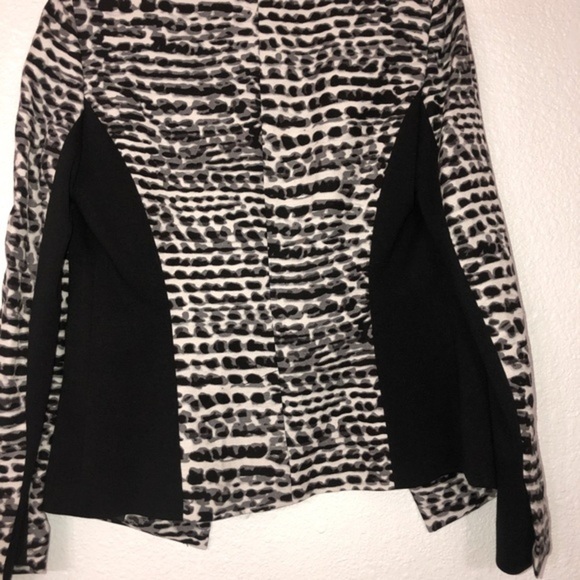 Calvin Klein black white colorblock‎ abstract print blazer size 2 brand new - Picture 2 of 16
